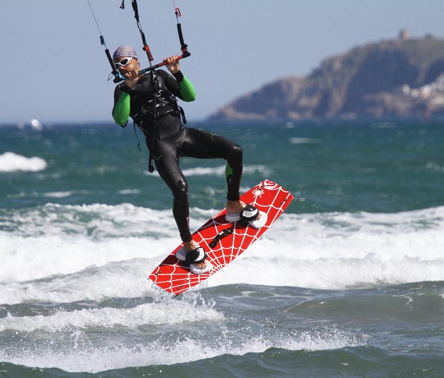 300 Kite surfers.JPG